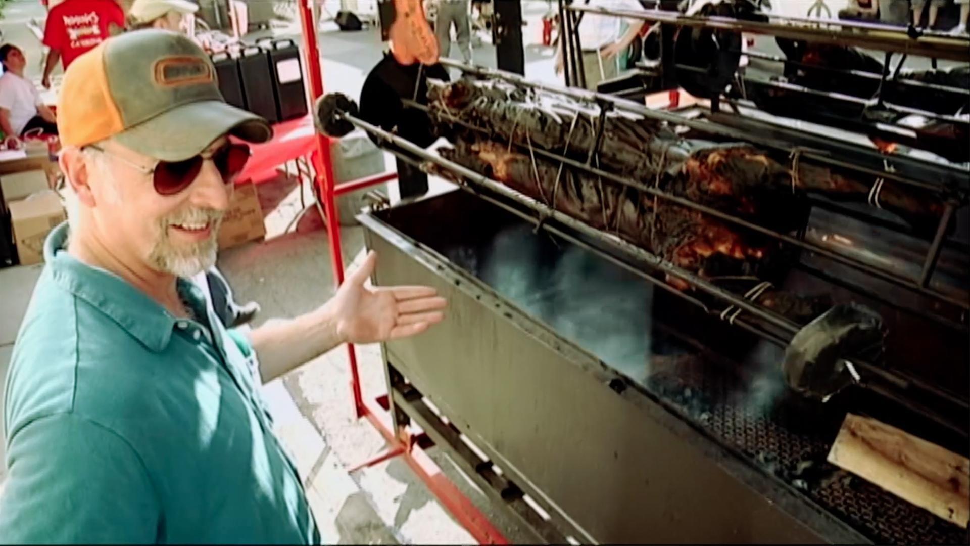 A BBQ Restaurant owner challenges the teams to build a bicycle-powered rotisserie.