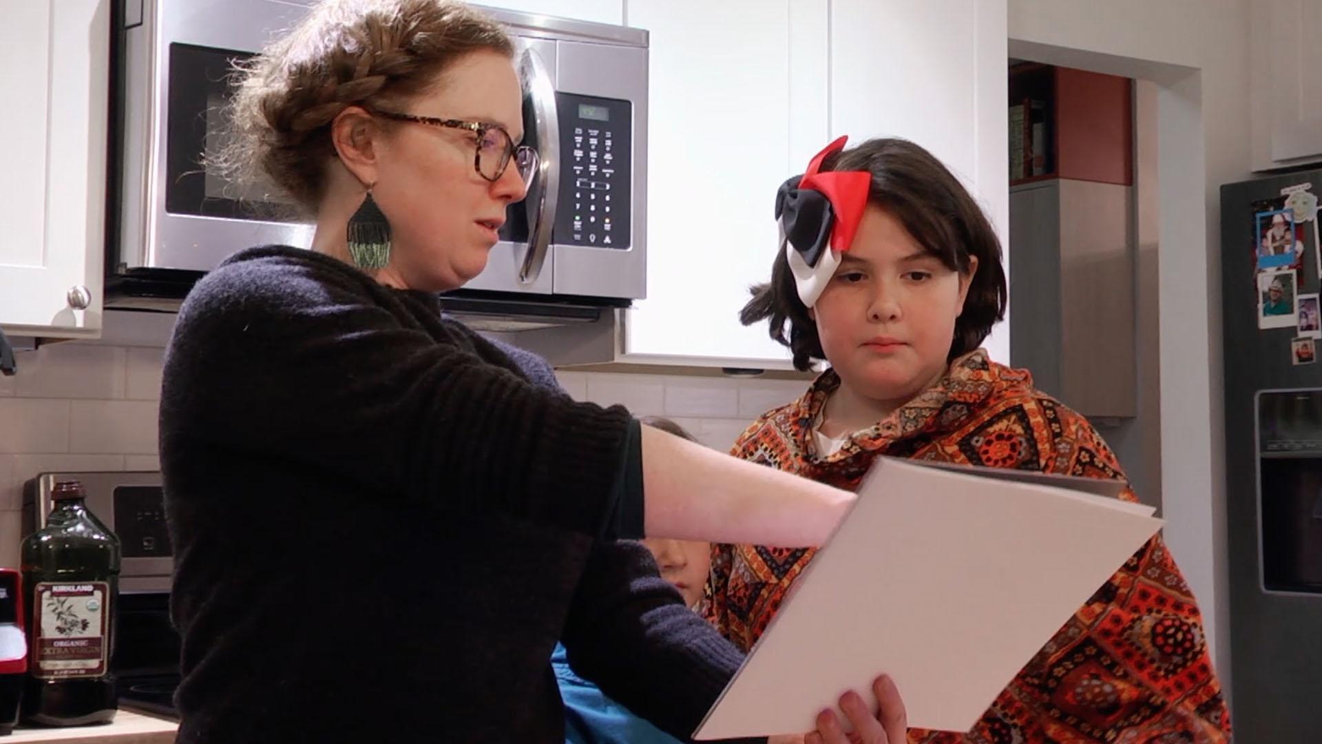 Real kids learn how to make Alaskan Carrot and Ginger Soup using a recipe.