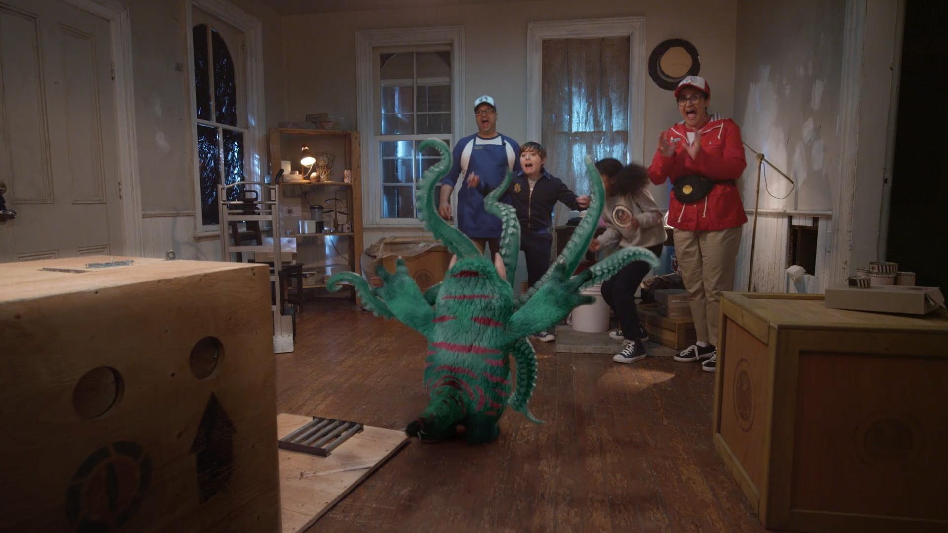 Odd Squad is haunted! / Two agents wait out a storm while transporting a creature.