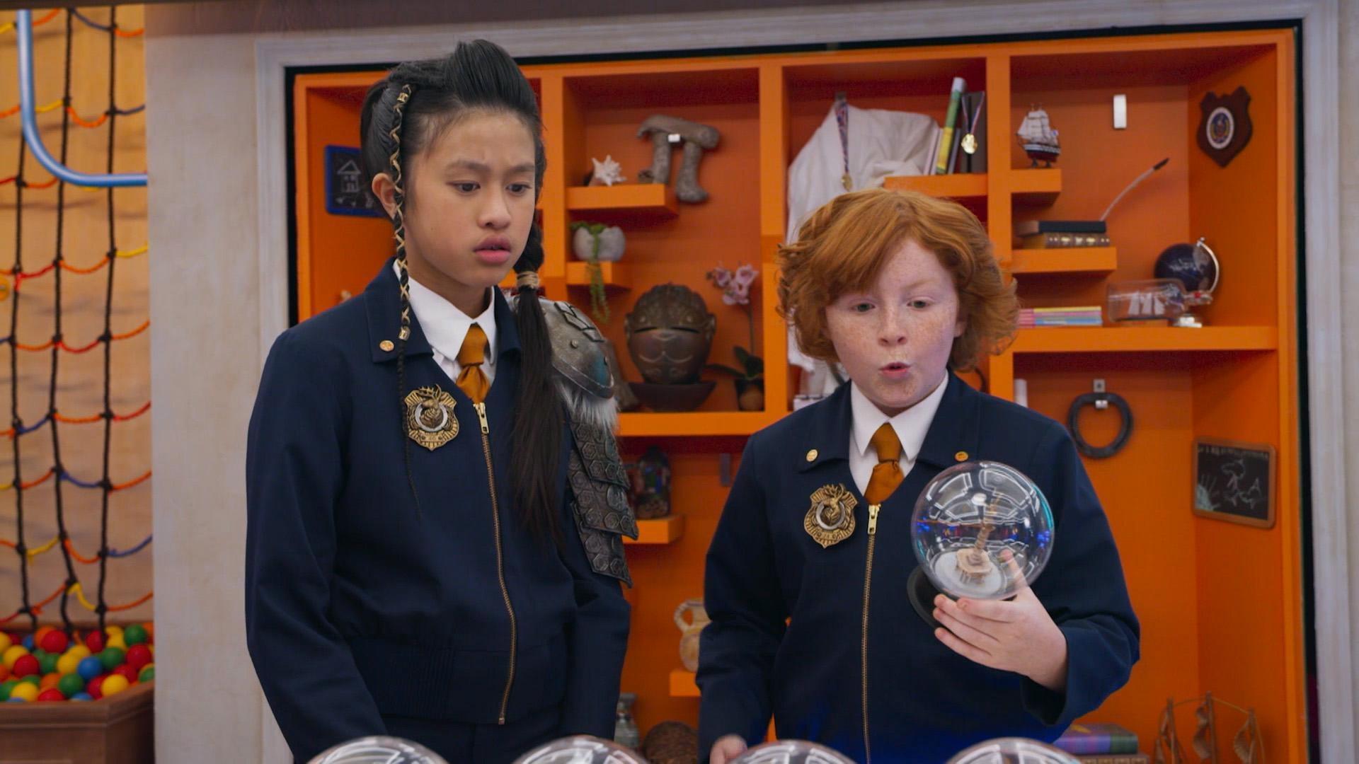 Stu Venir is turning monuments into keychains! / It’s Oswald’s birthday!