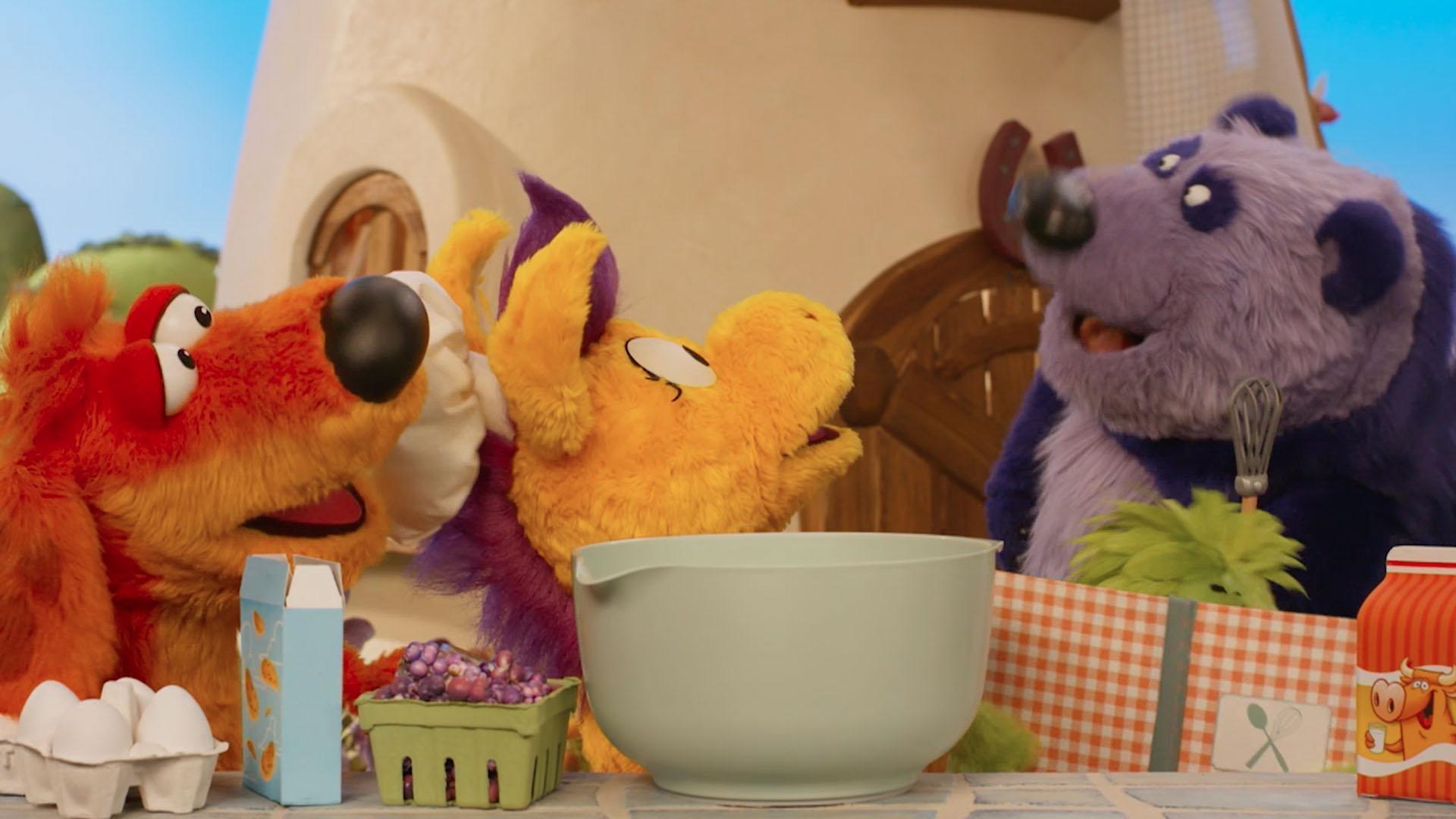 Donkey Hodie asks for a little help from her pals to make flying flapjacks.