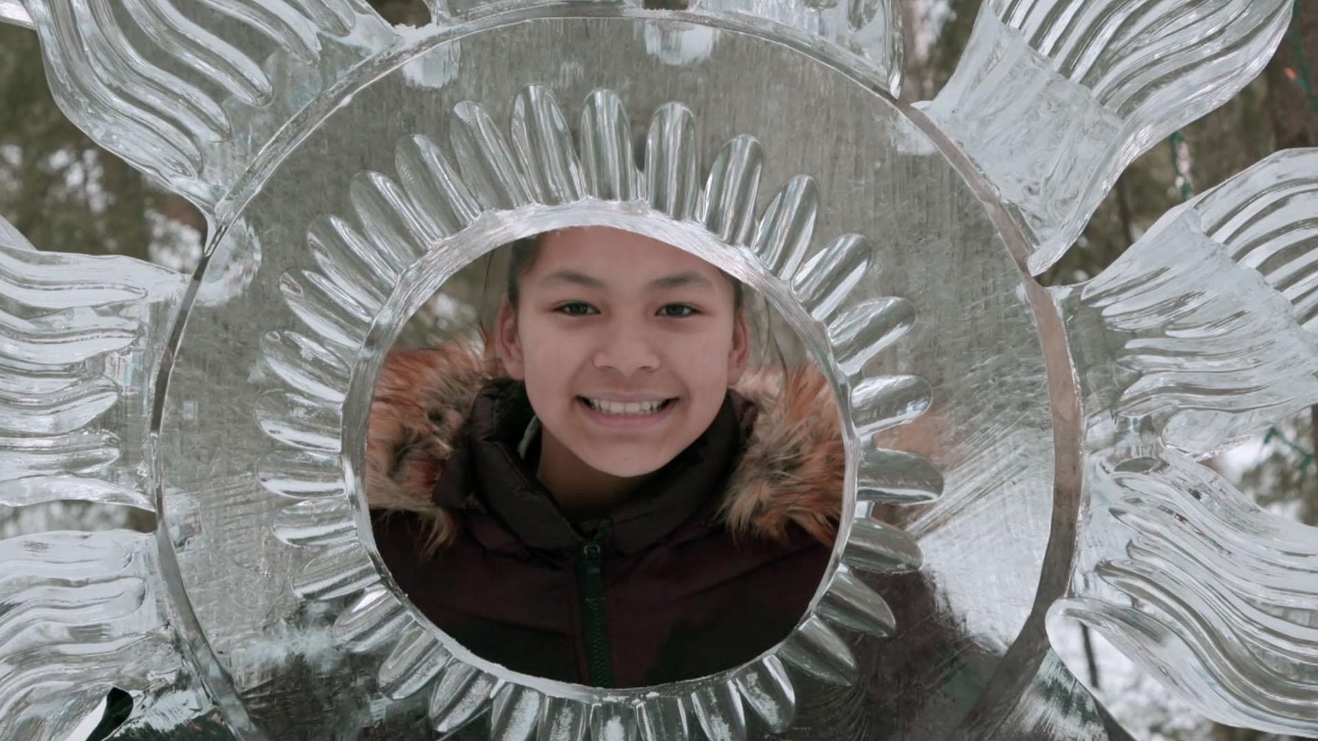 Kids do an online search to find an ice carving class in Fairbanks, Alaska.