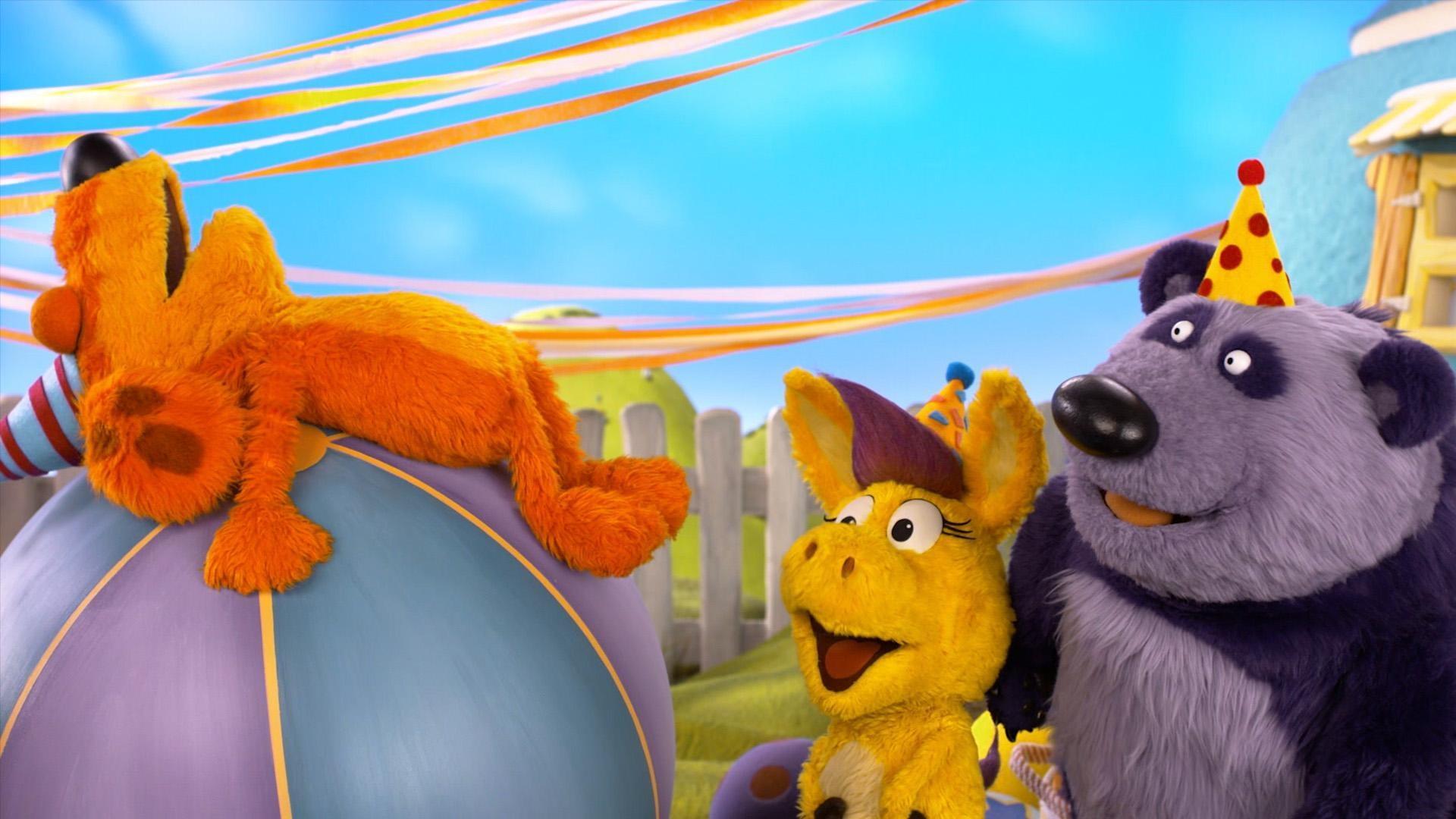 Donkey and Panda make Bob Dog a bow-wowee birthday present: a Bob-stacle course!