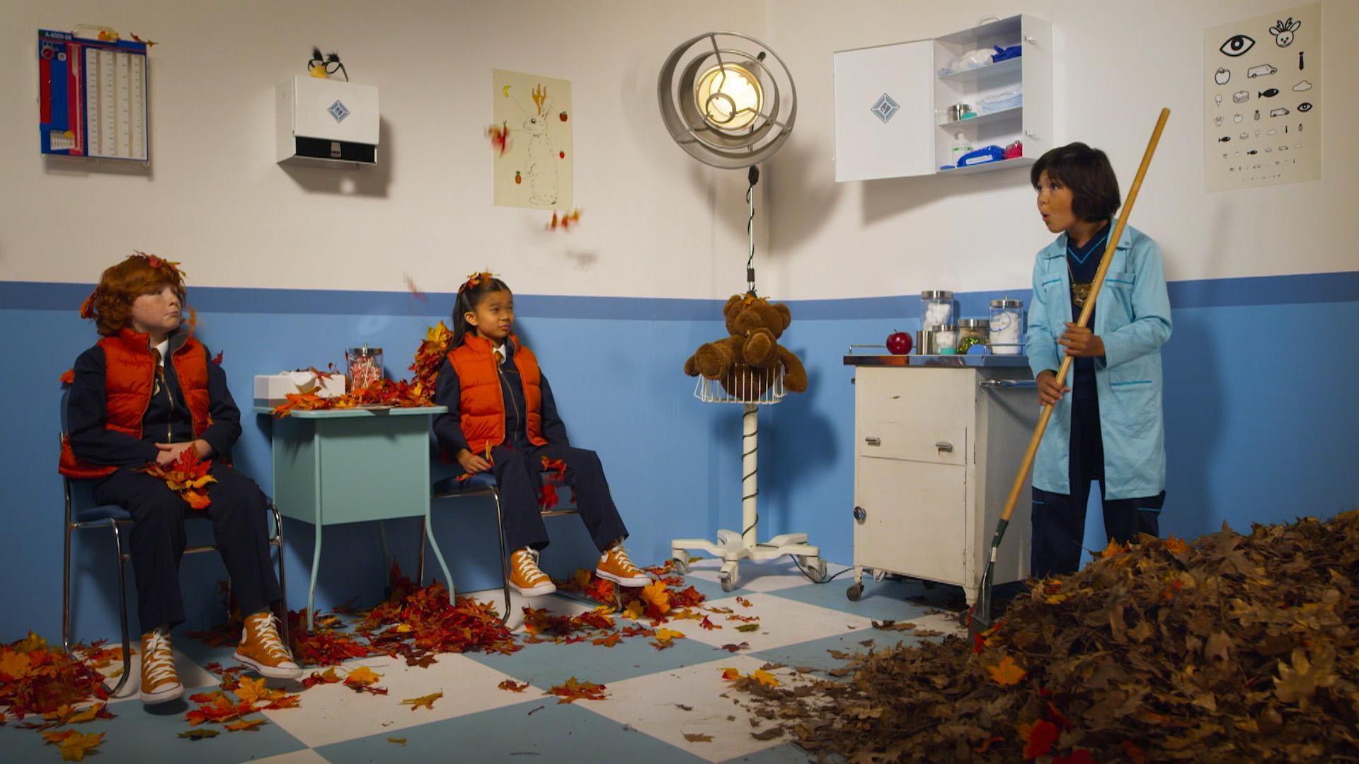 Odd Squad is overrun with Pentagurps!/ The Agents to battle oddness on Shmumber Farms.