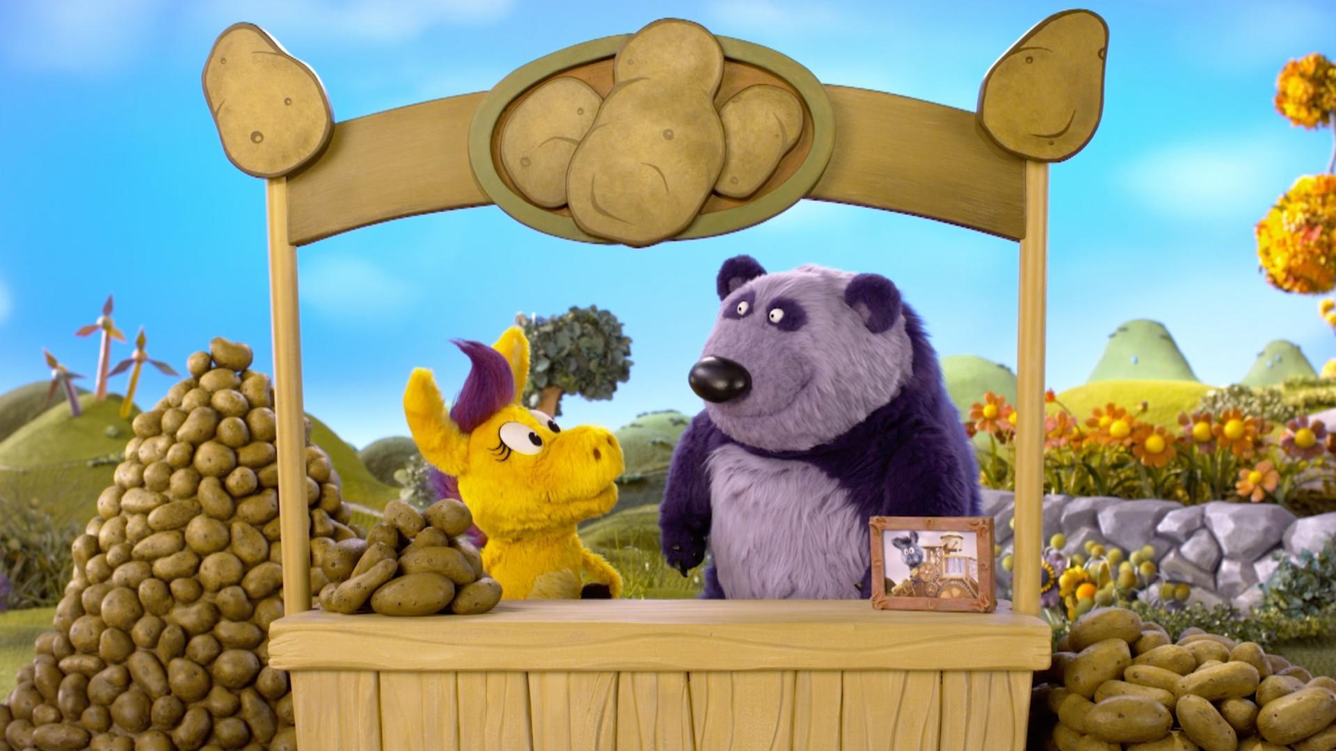 Donkey opens a potato stand for her neighbors./Donkey and Clyde find new ways to play.