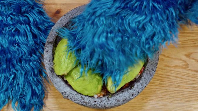 Sesame Street - Cookie Monster's Foodie Truck: Garlic Video | PBS KIDS
