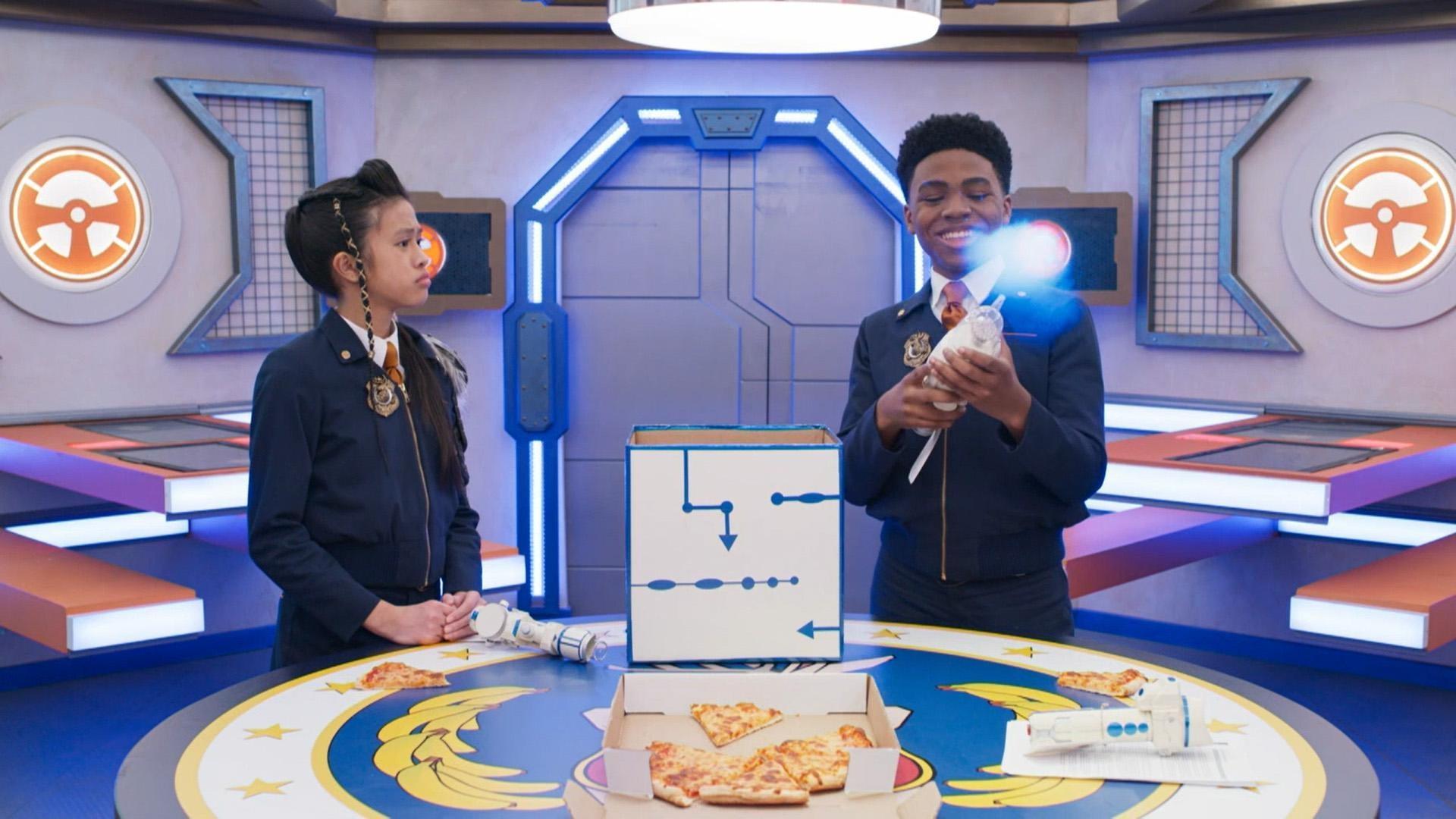 Agents Omar and Orla test out a Pizza-Maker-Inator -- will they ZAP IT or SCRAP IT?