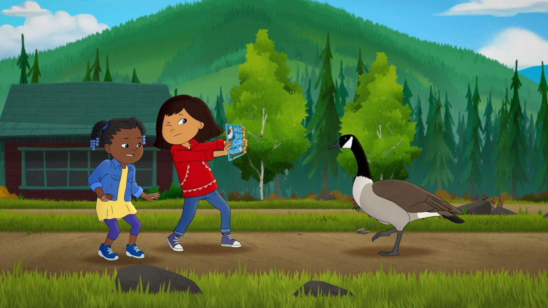 Molly and Trini try to relocate a stubborn goose!/Can Molly replace Mr. Patek's whistle in time?