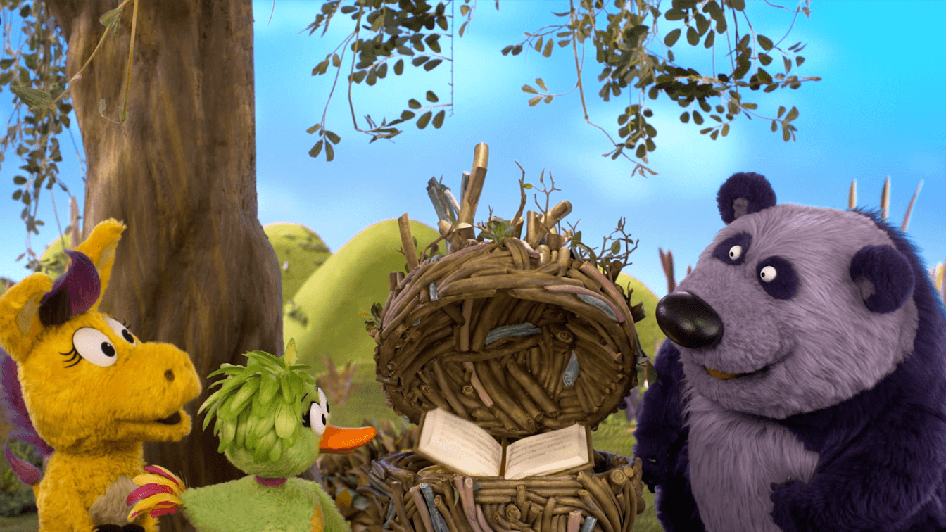 The pals sing and quack along with the Duck Family Songbook after unlocking the treasure.