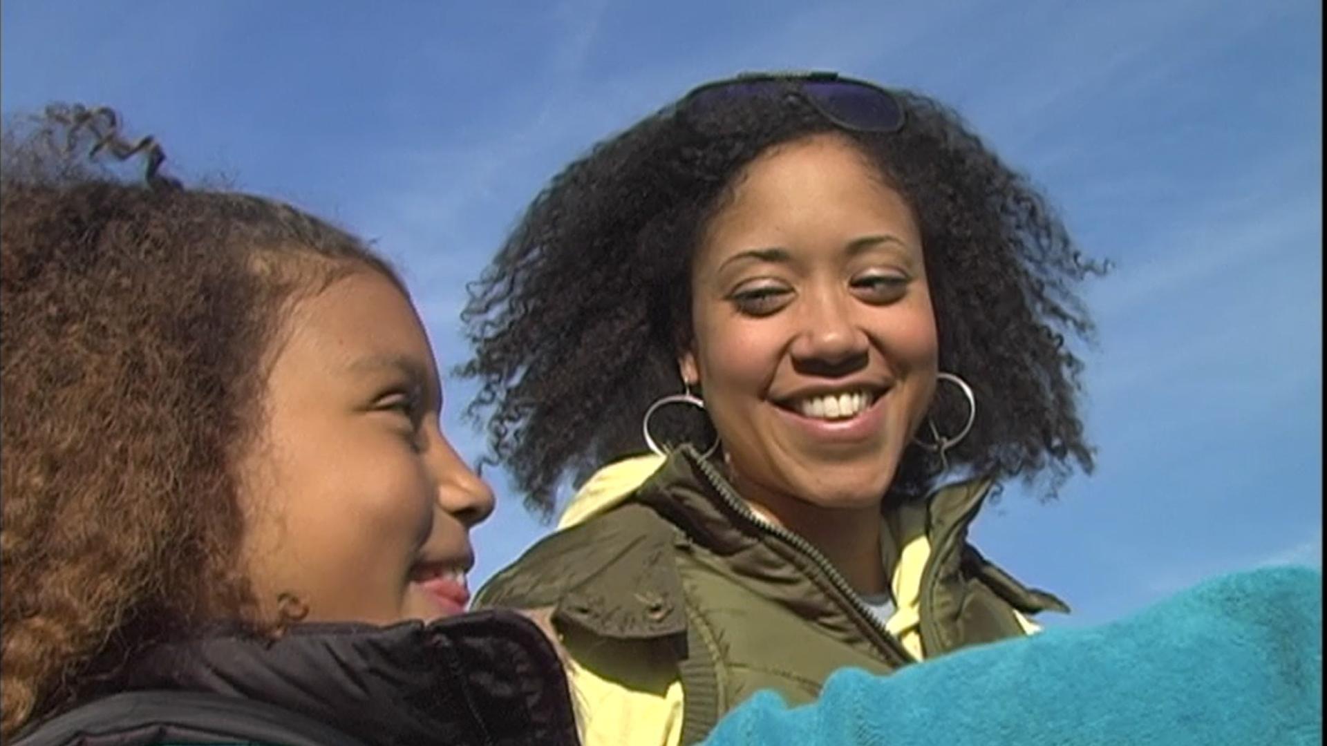 Bianca makes a wind gauge to fly a kite.