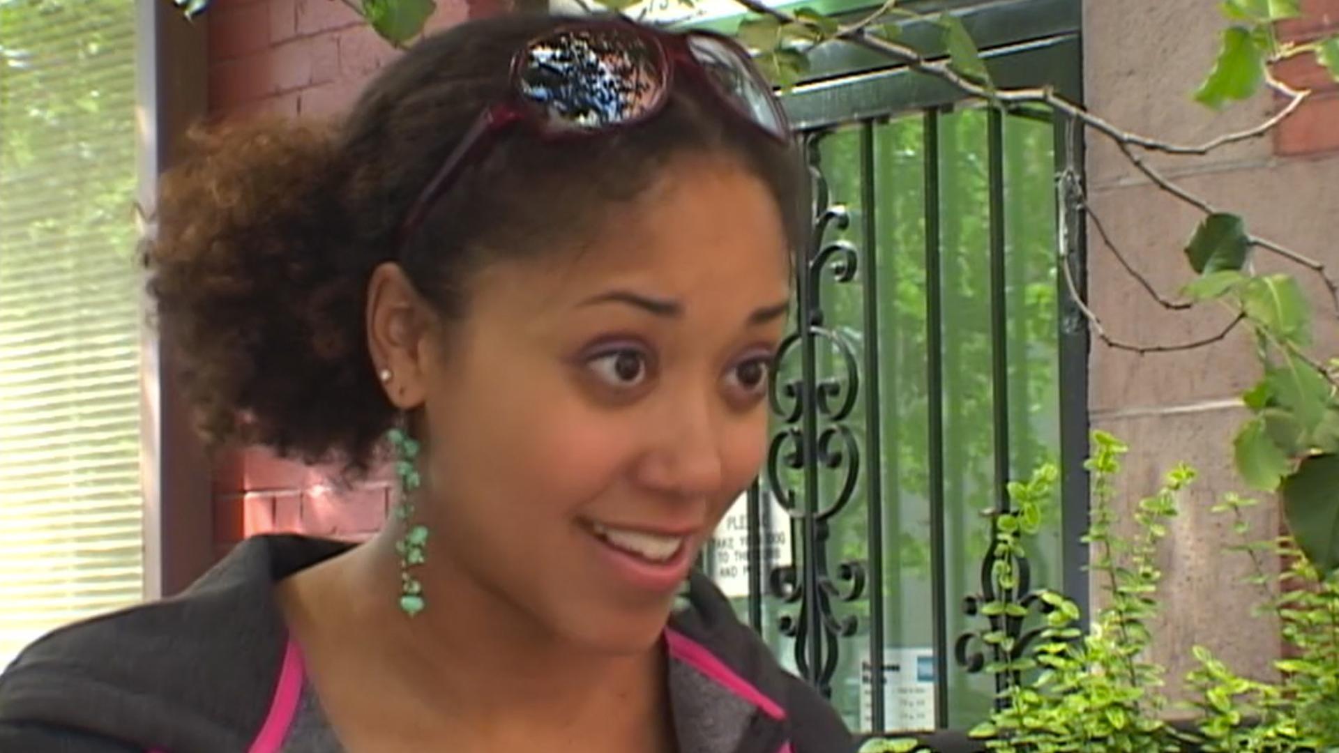 As a cashier, Bianca accidentally gives a customer too little change.
