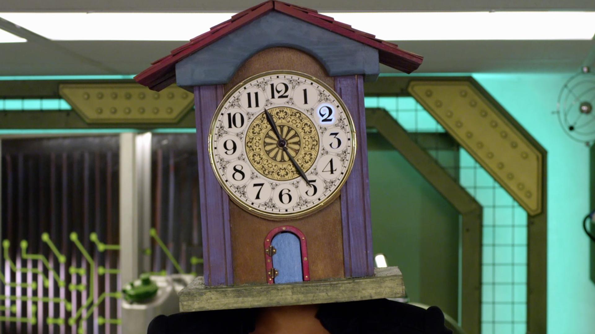 Oscar explains how to deal with a Clockhead Lady.