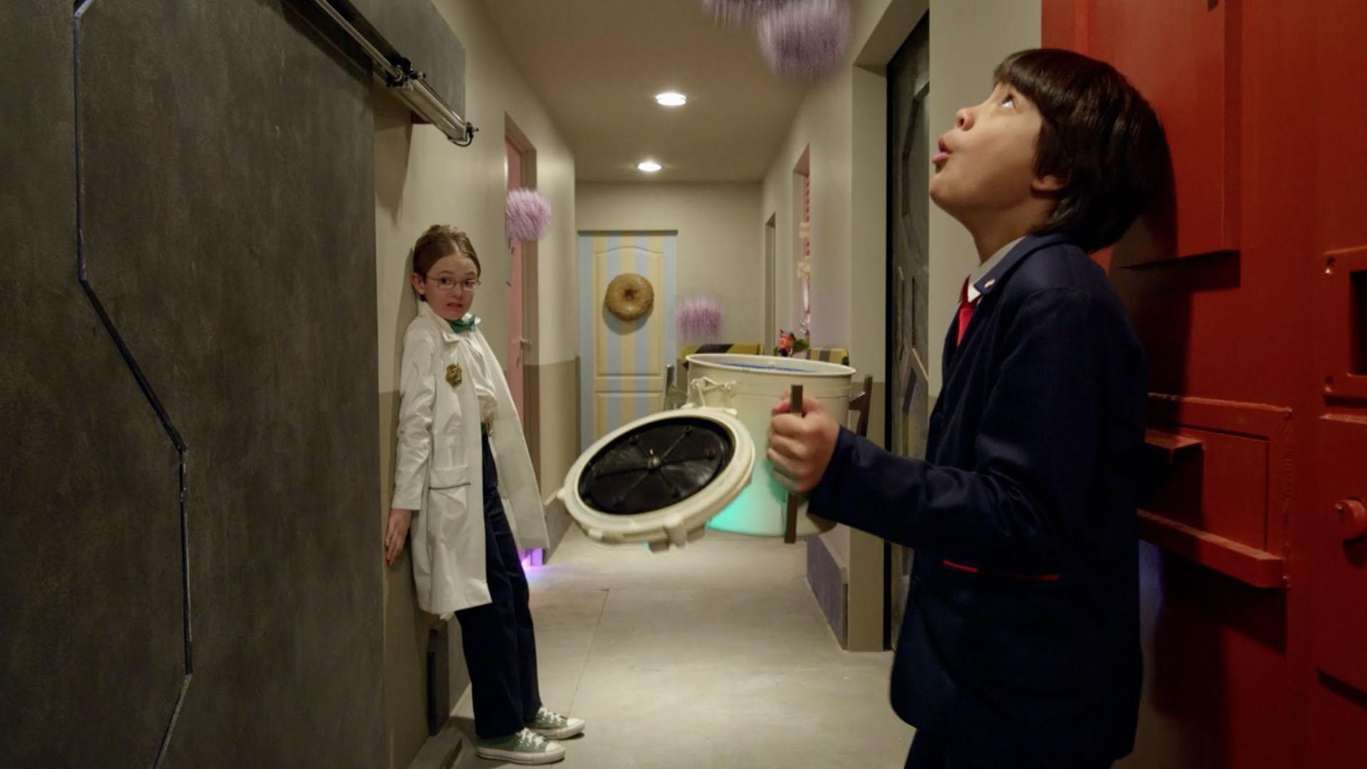 When Otto peeks into a mysterious box, he accidentally sets 100 centigurps loose!