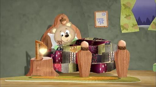 Charlie the Bear is scared of everything, especially the dark. Can the Super Readers help?