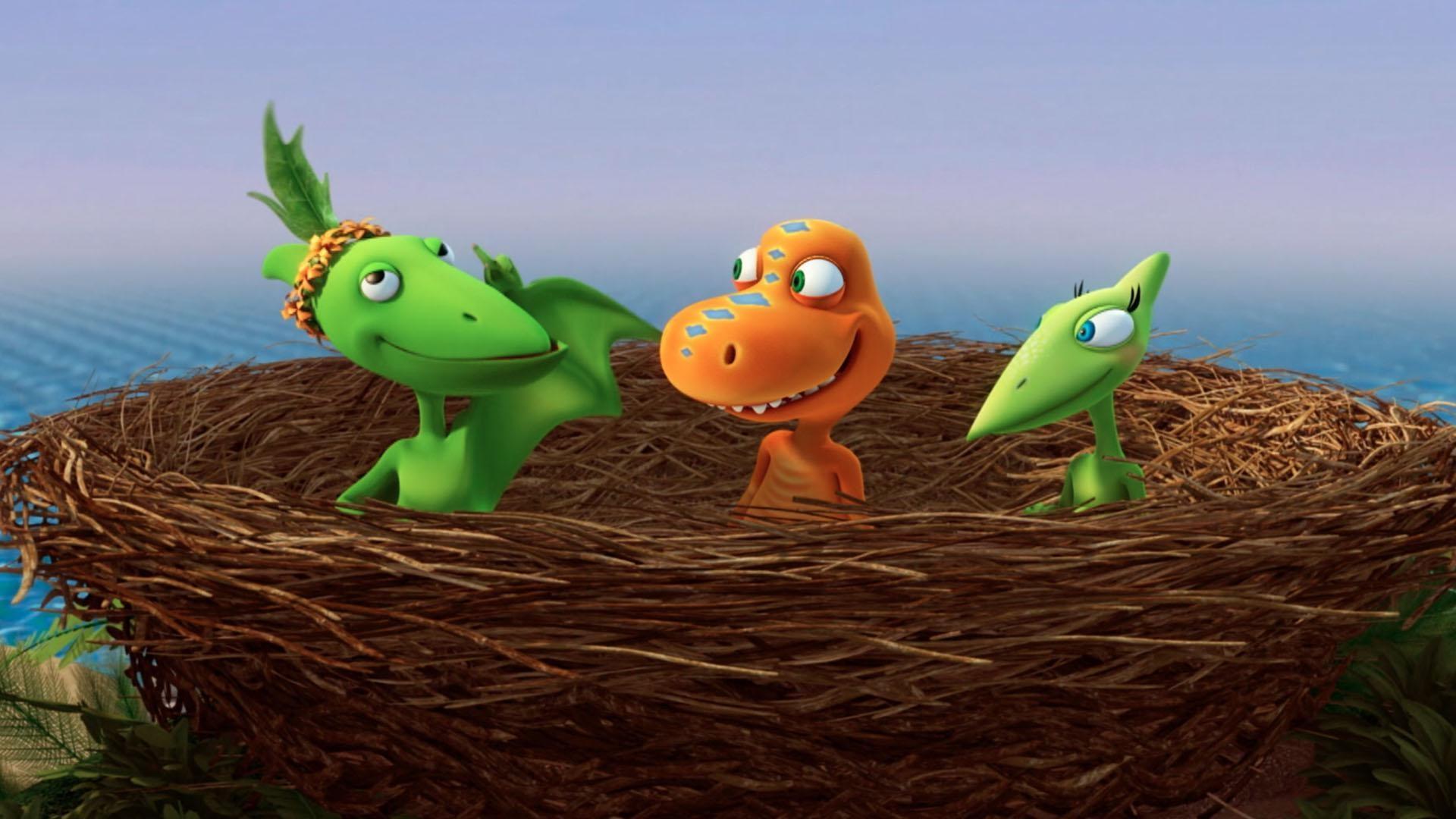 Don, Buddy, and Tiny play with Tank Triceratops and discuss horns.