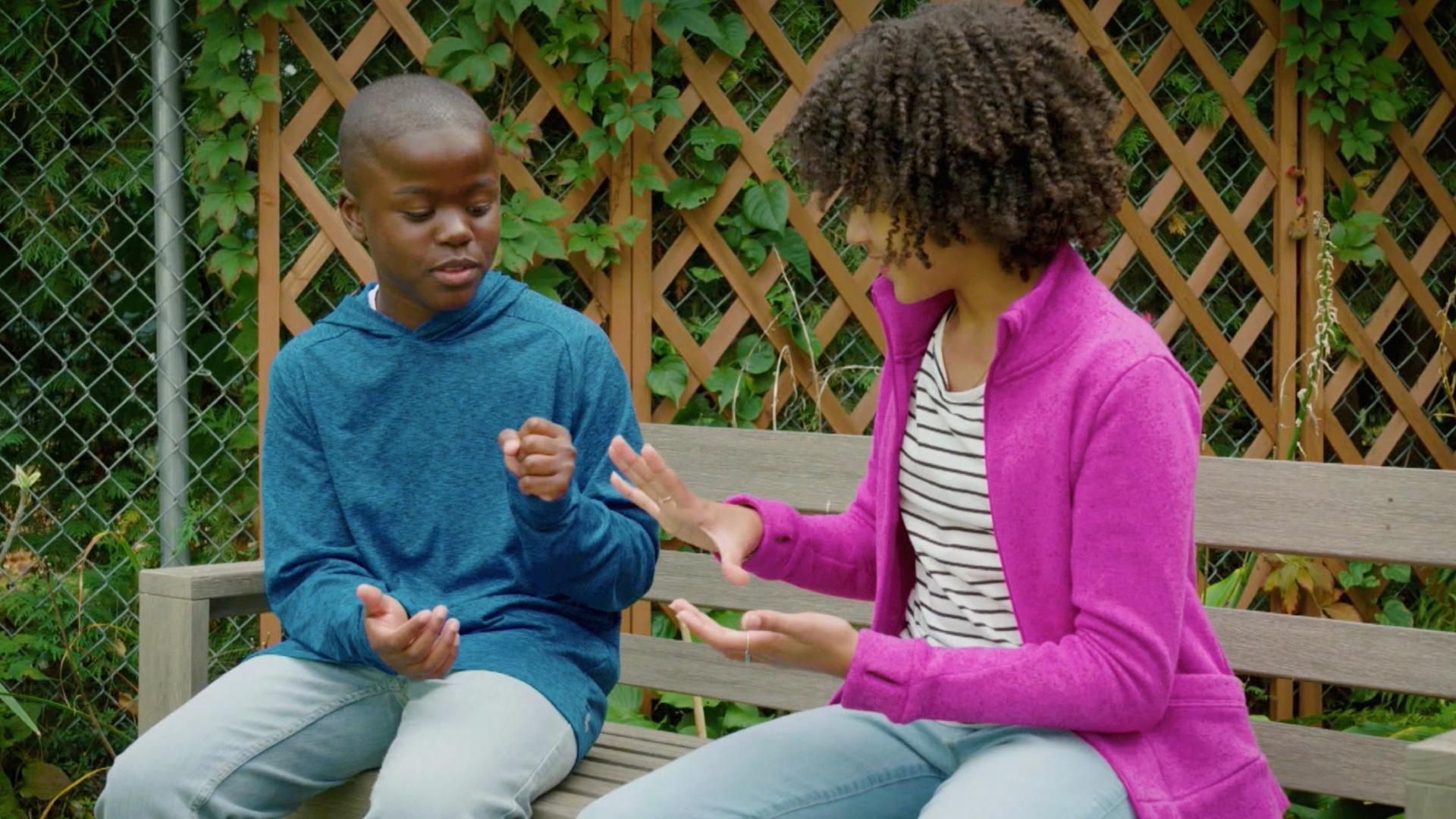 Carter and Kimmie do an exciting experiment to show how tree leaves get their color.