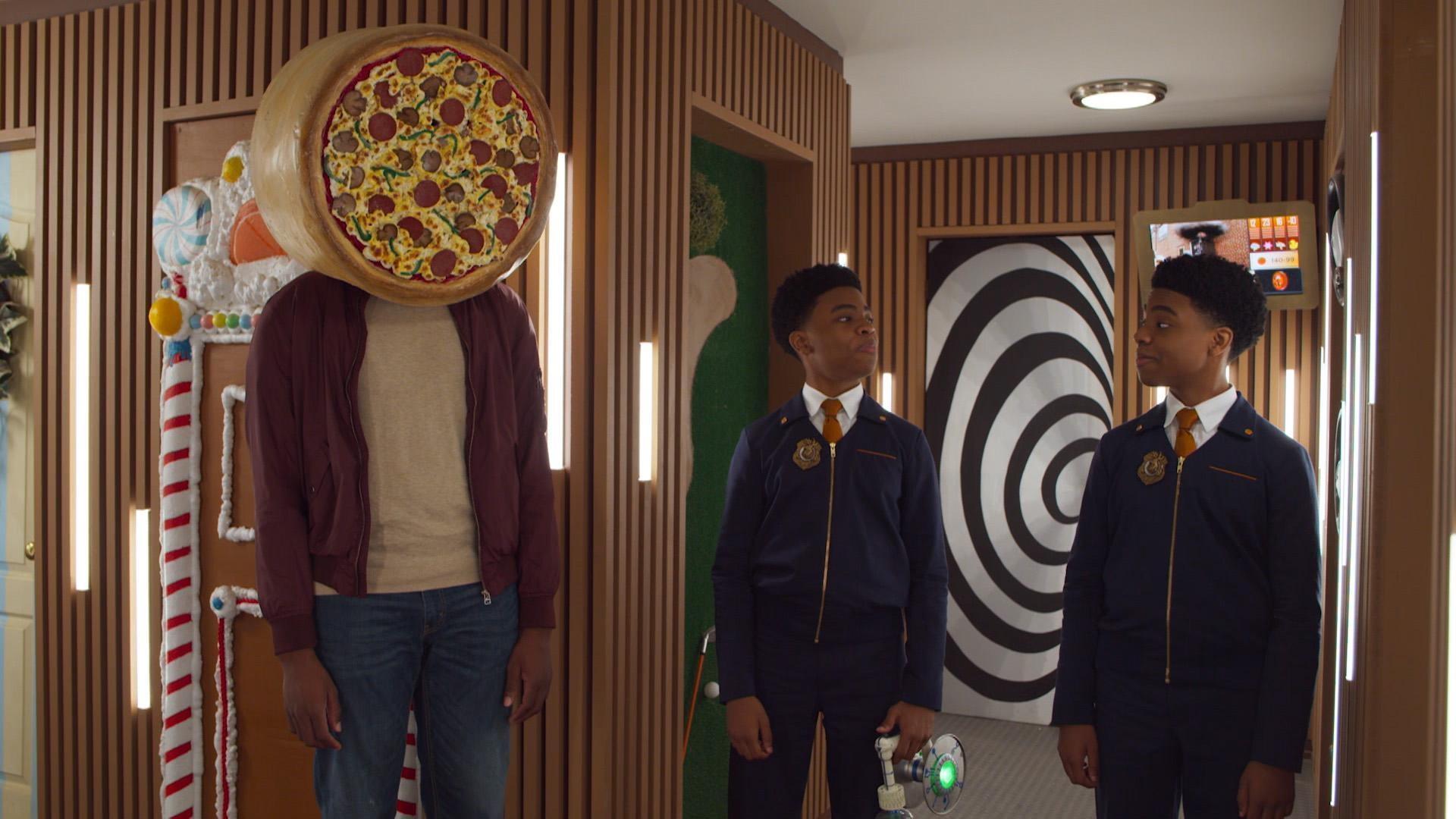 The Agents try to stop Aarti from turning the city to paper dolls.