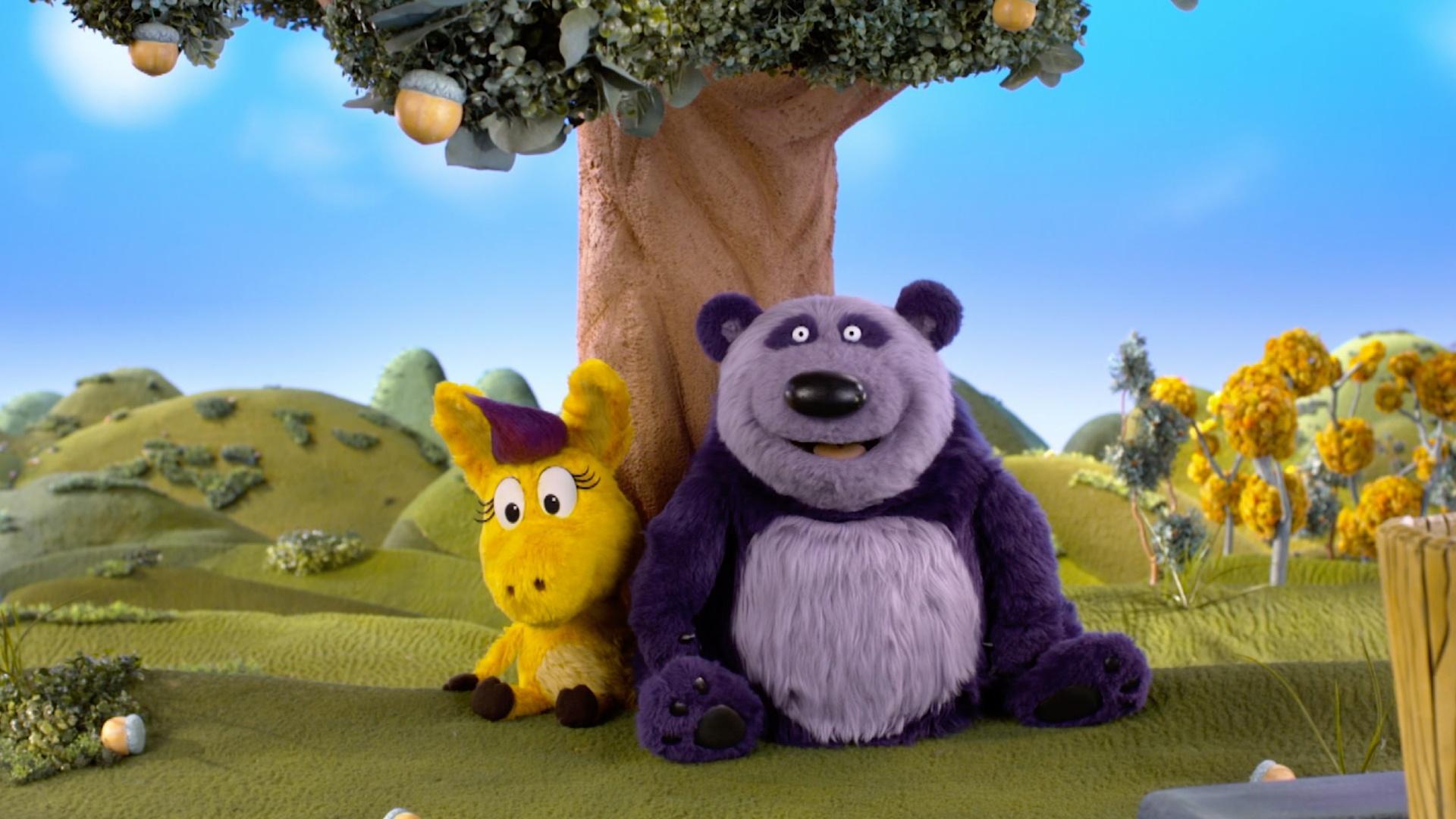Donkey and Panda make up a game while they wait./Donkey and Panda disagree on what’s fun.