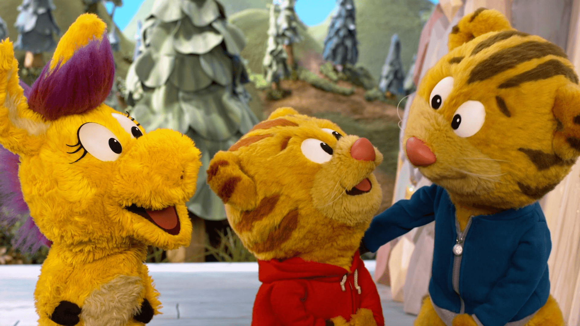 Dad Tiger shares a new strategy with Daniel and Donkey Hodie.