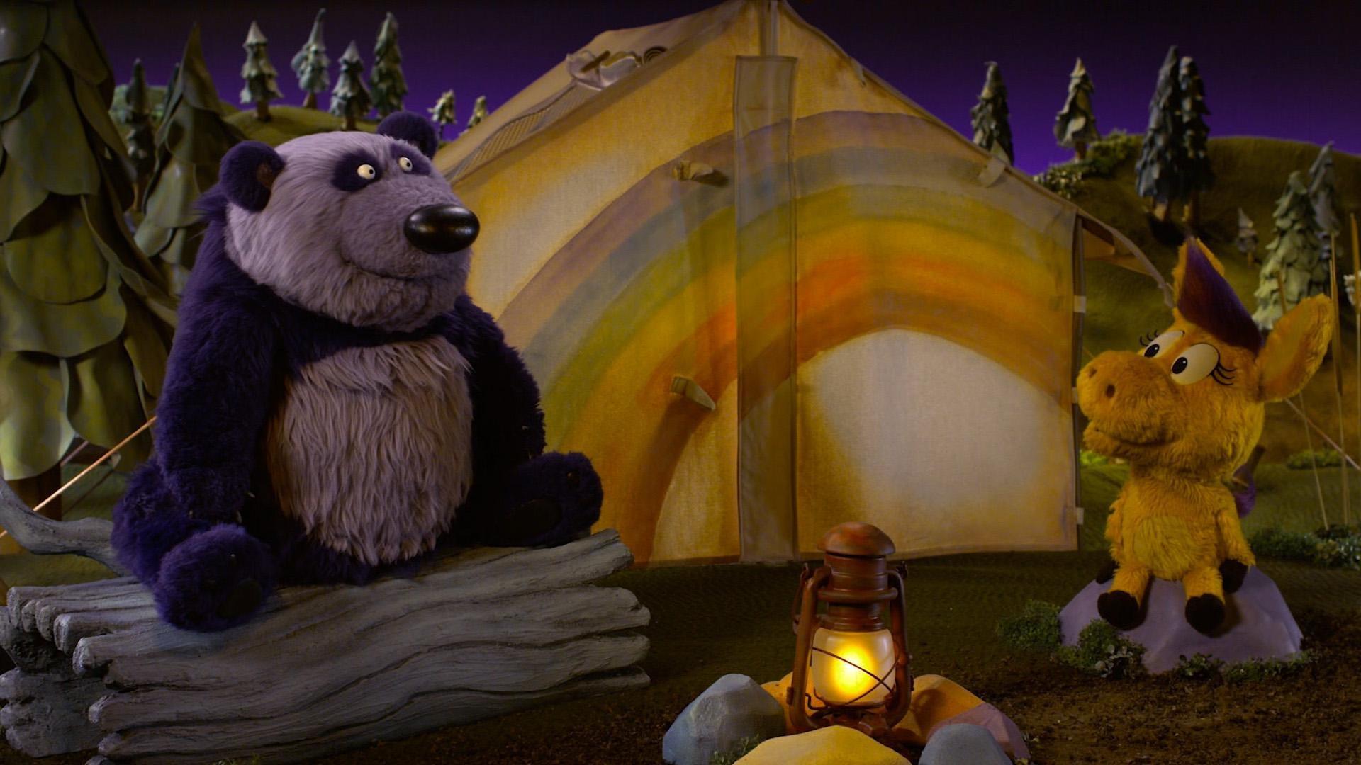 Donkey and Panda learn to play new instruments to attract the Bright Bright Bugs.