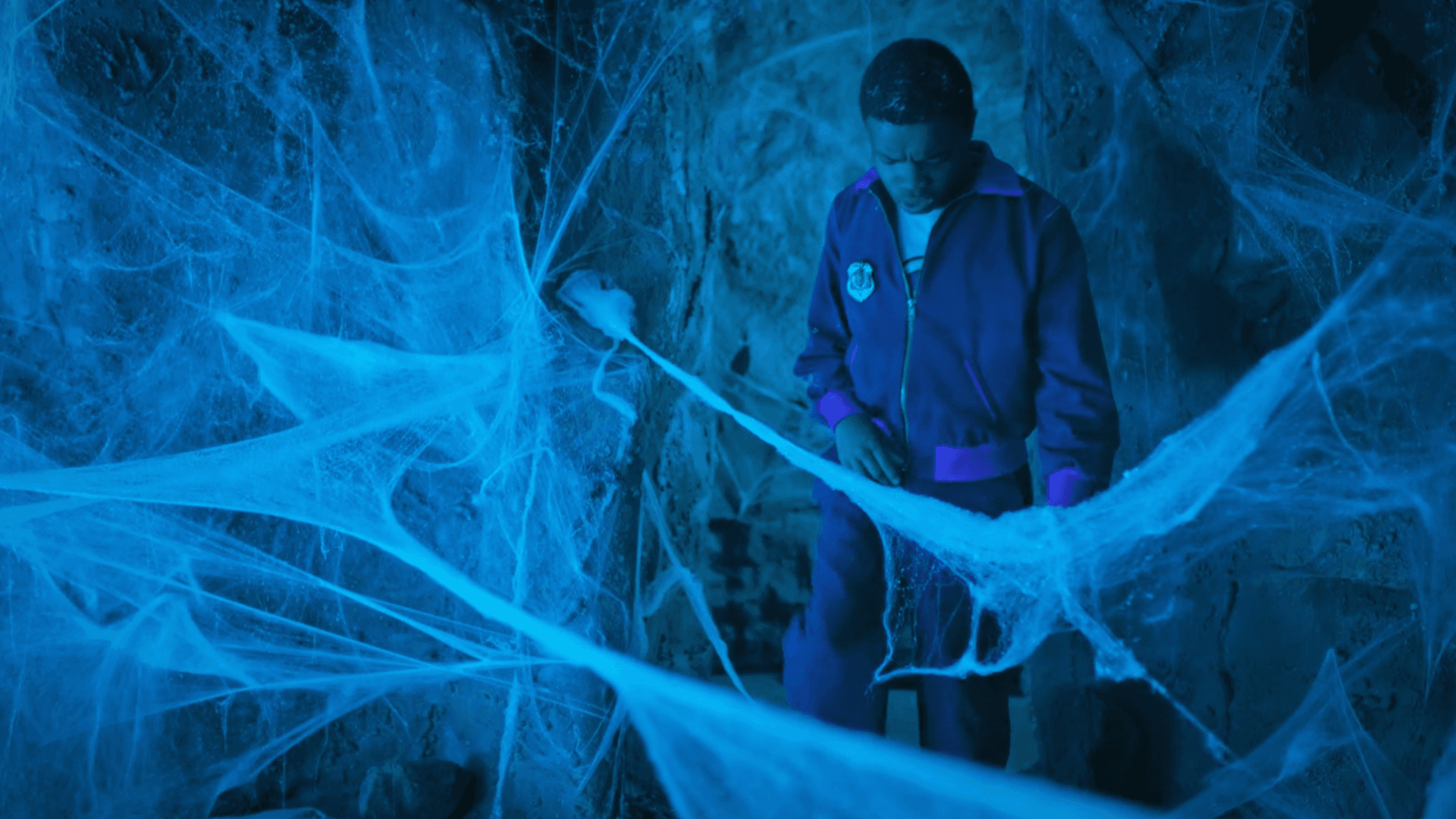 Ozzie and Orli help The Triangle Sisters./Opie must collect money for Captain O’s cake.